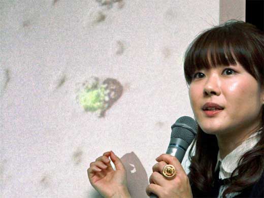 Haruko Obokata explica el descubrimiento.